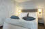Urheberrecht: Tord-Erik Andresen Scandic Grand Tromso, Tromso, junior suite, room 719, bedroom, king size
